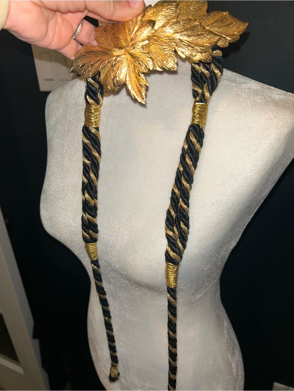 Gold Leaf Rope Hair Accessory – Black & Gold - Picture 4 of 4